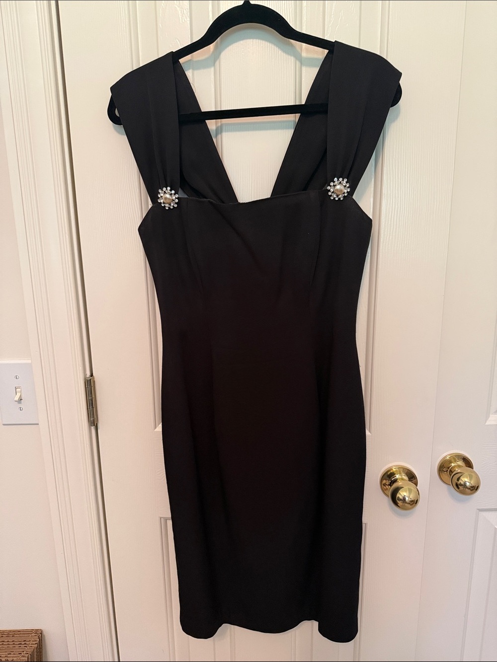 Black Midi Cocktail Dress with Decorative Brooch Accents